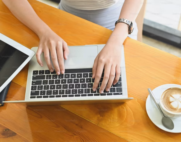 premium_photo-1661409252886-7cdf1958cdbb